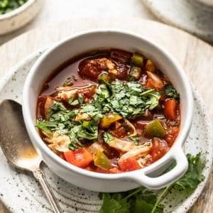 Schongarer Hähnchen-Fajita-Suppe 2 Hähnchen Fajita Suppe aus dem Slow Cooker