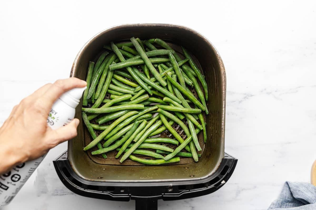 **Gefrorene Grüne Bohnen aus der Heißluftfritteuse** 3 Air Fryer Green Beans in der Heißluftfritteuse