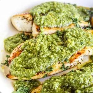 Milchfreies Pesto-Hähnchen 5 Milchfreies Pesto-Hähnchen mit Zitronen-Pistazien-Pesto