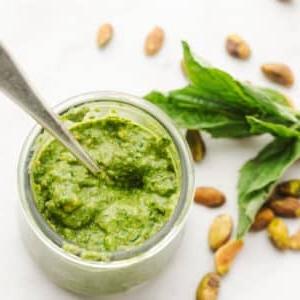 Pistazien-Zitronen-Pesto im Glas