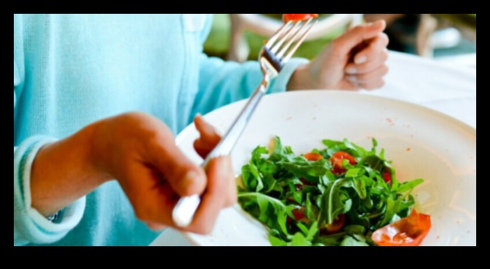 Veganism și anti-îmbătrânire: hrănirea pielii din interior