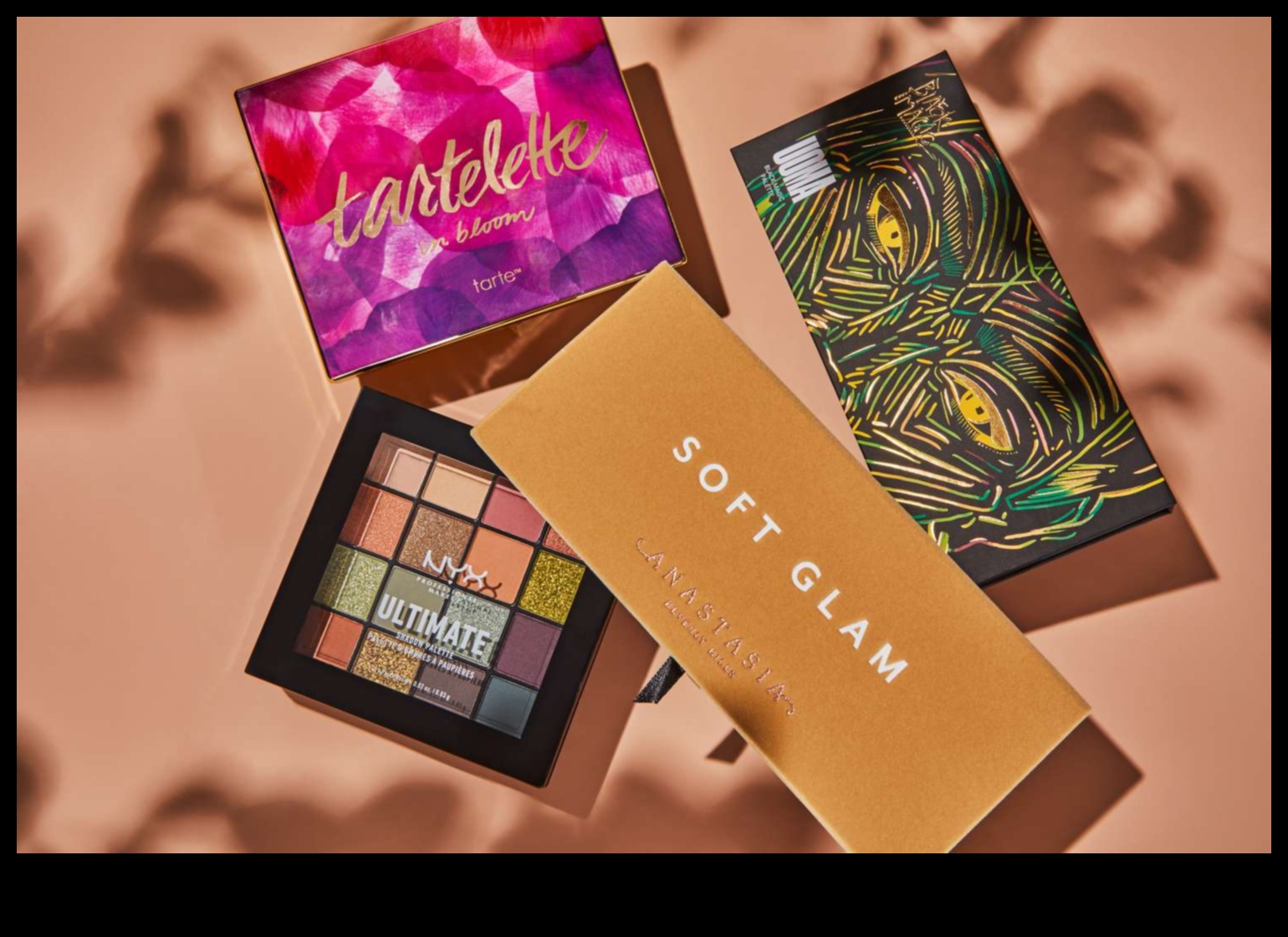 Palete de farduri de ochi care sunt potrivite pentru tine 5 Palete de farduri de ochi: pro și contra colecțiilor compacte vs. expansive