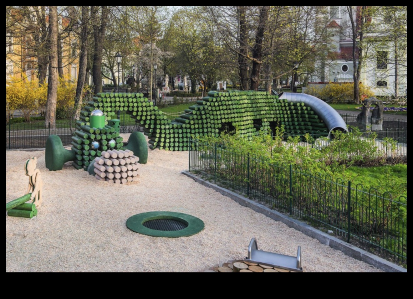 Artistic Avenue Un loc de joacă creativ pentru artiști în devenire 4 Avenue Artistic: Suport creative pentru artiști în devenire