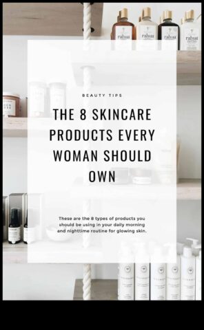 Cele 7 produse esențiale de piele esențială pe care ar trebui să o dețină fiecare iubitor de machiaj