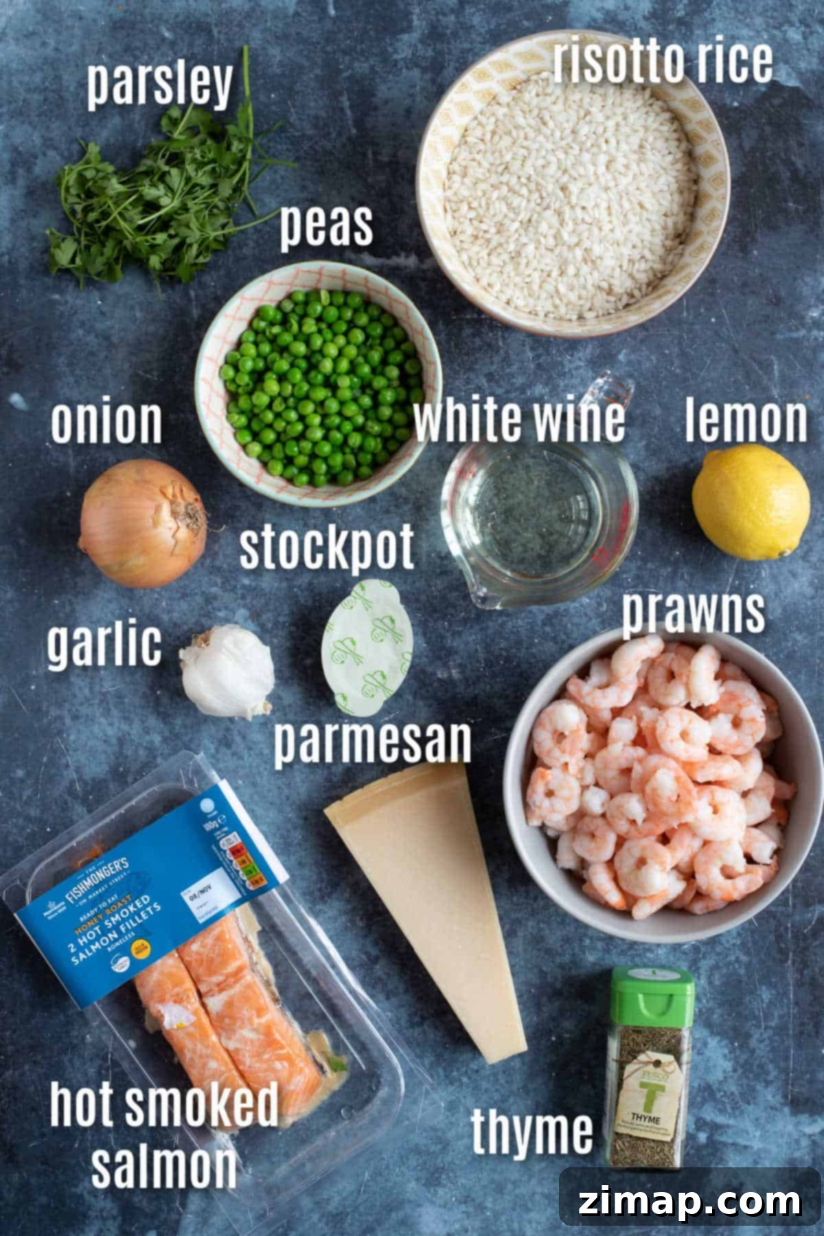Ριζότο με Καπνιστό Σολομό και Γαρίδες 3 Ingredients needed to make salmon and prawn risotto.