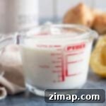 Πανεύκολο Βουτυρόγαλα με Δύο Υλικά 5 Homemade buttermilk in a jug.