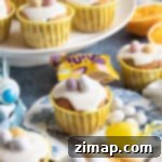 Πασχαλινά Μάφινς 8 Simnel muffin σε πιάτο.