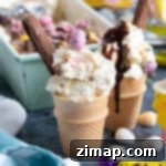 Απλό παγωτό με μικρά σοκολατένια αυγά χωρίς παγωτομηχανή 7 Παγωτό mini egg σε χωνάκι.