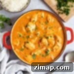 Εύκολο Κοτόπουλο Τίκα Μασάλα 8 Κοτόπουλο tikka masala σε ένα κόκκινο τηγάνι.