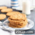 Εύκολα Μπισκότα με Χρυσό Σιρόπι 7 Μια στοίβα από μπισκότα με χρυσό σιρόπι.