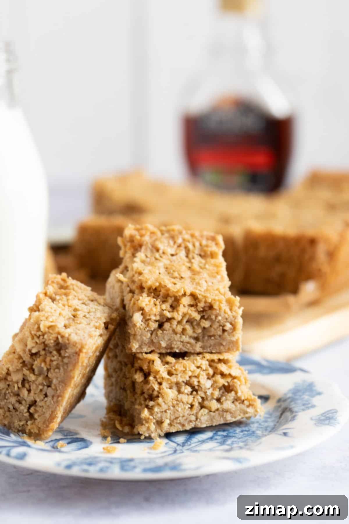 Εύκολες Τηγανίτες με Σιρόπι Σφενδάμου 6 Flapjacks με σιρόπι σφενδάμου με επικάλυψη σοκολάτας.