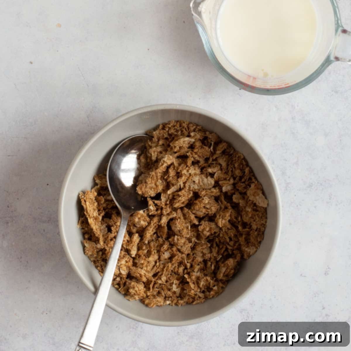 Εύκολο Weetabix ψυγείου 4 Θρυμματισμένα Weetabix με γάλα