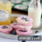 Μπουκίτσες Παγωμένου Γιαουρτιού με Μύρτιλα 8 Παγωμένες Μπουκιές Γιαουρτιού με Μύρτιλα σε δίσκο