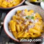 Ζυμαρικά με Κρεμώδη Σάλτσα Κολοκύθας και Μπέικον 6 Ένα μπολ με κρεμώδη πάστα κολοκύθας και μπέικον.