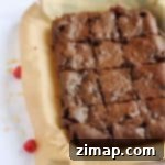 Μπράουνις Σμέουρου Χωρίς Γλουτένη 5 Μπράουνις με Φραμπουάζ κομμένα σε τετράγωνα.
