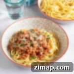 Εύκολη Μπολονέζ με Κιμά Γαλοπούλας 6 Ένα μπολ με σπαγγέτι μπολονέζ με κιμά γαλοπούλας.