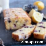 Σπιτικό Κέικ Πολέντας με Λεμόνι και Μύρτιλα 6 Κομμένο κέικ πολέντας με λεμόνι και μύρτιλλα.