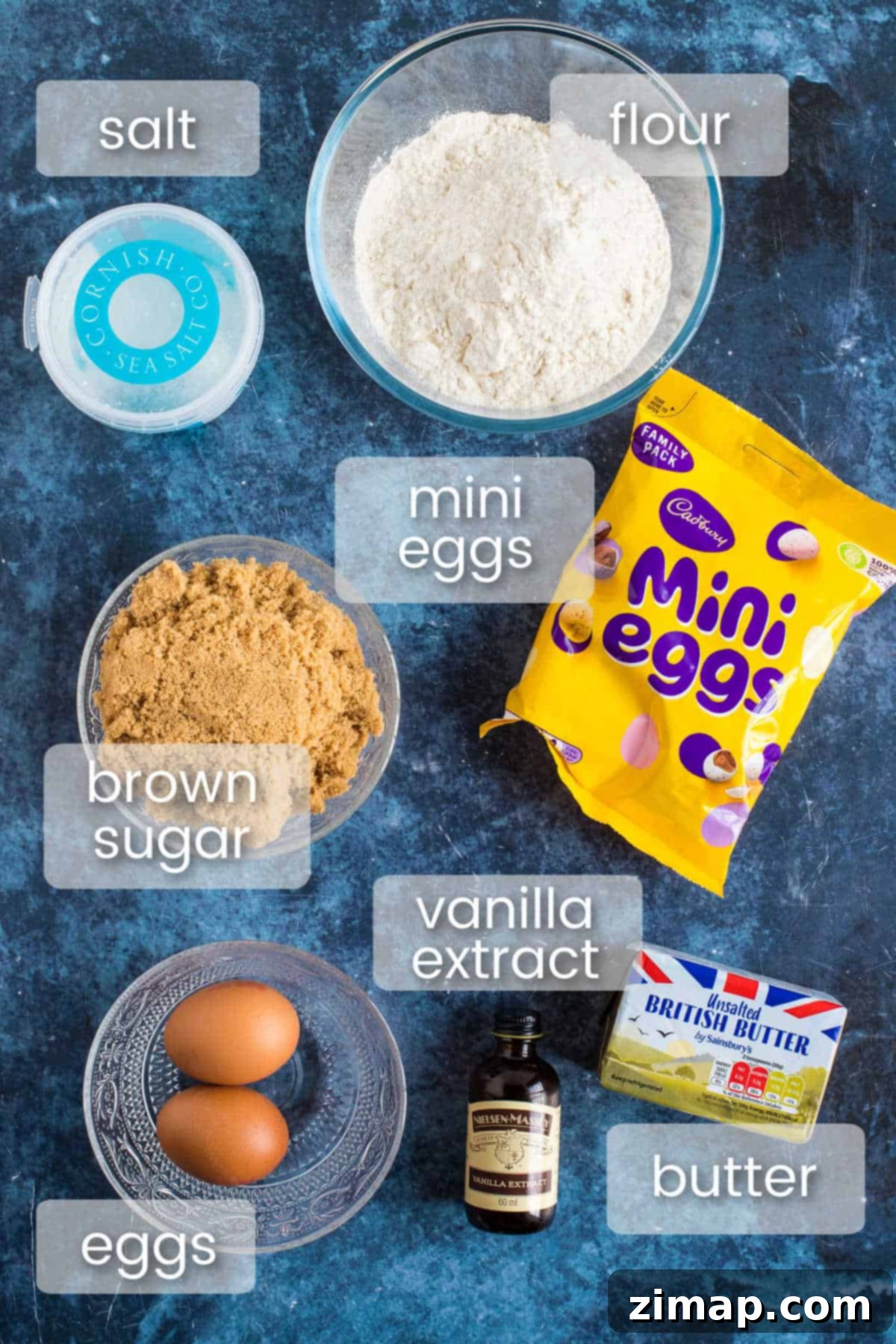 Εύκολες Μπάρες Μπισκότων Cadbury Μίνι Αυγά 3 Ingredients for mini egg cookie bars.