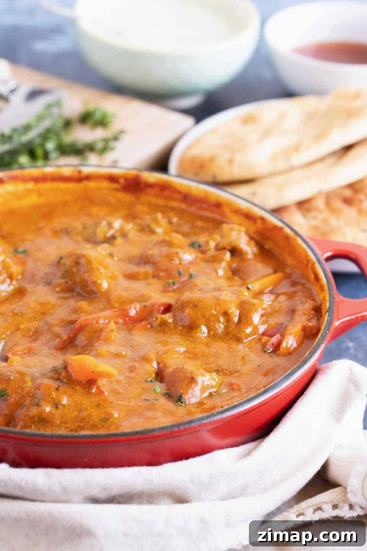 Εύκολο Μπάλτι Αρνιού 2 αρνί balti με ψωμί naan και chutney μάνγκο.